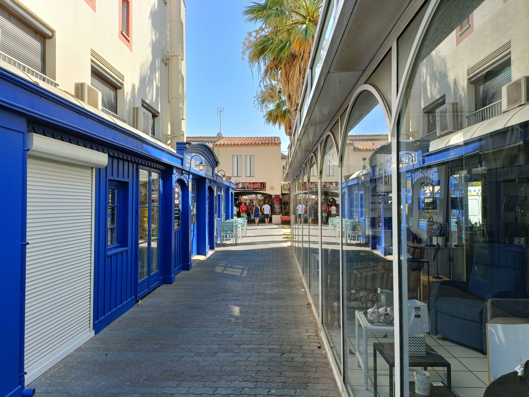 Agence immobilière commerciale équipe à Paris